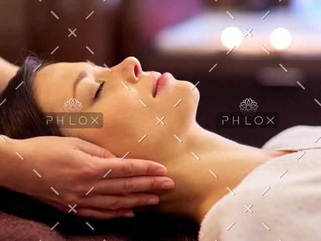 demo-attachment-755-spa-salon-therapy-treatment-PZFBLW-10